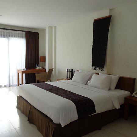 Luwansa Beach Hotel Labuan Bajo Eksteriør billede