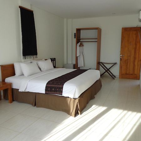 Luwansa Beach Hotel Labuan Bajo Eksteriør billede
