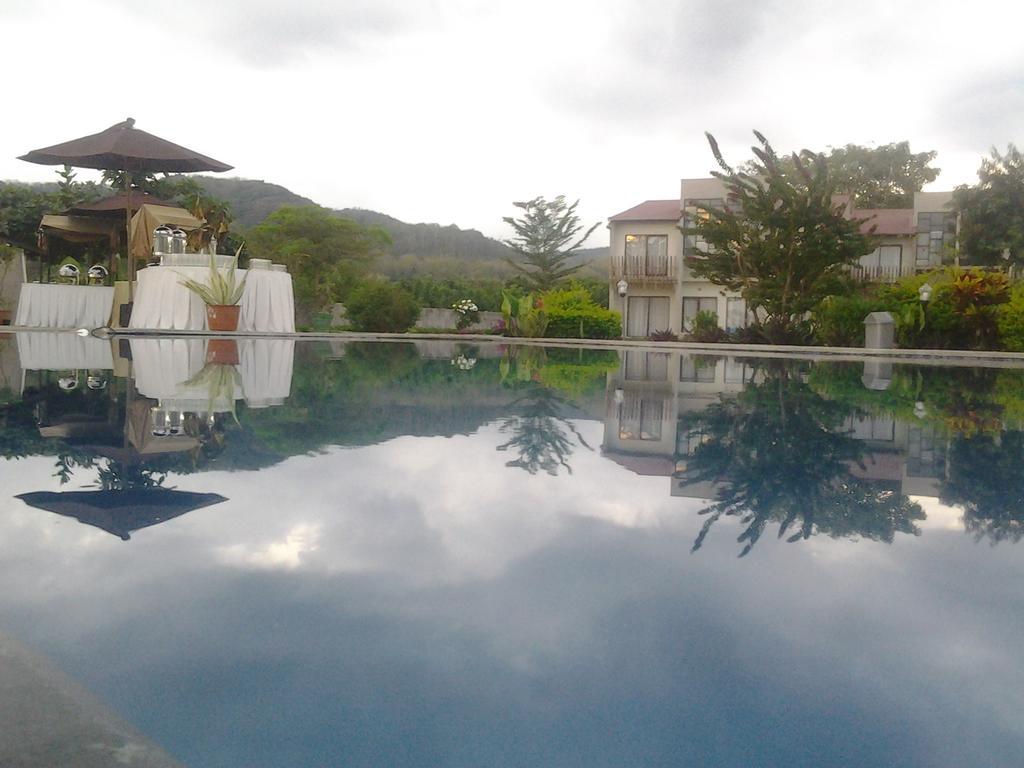 Luwansa Beach Hotel Labuan Bajo Eksteriør billede