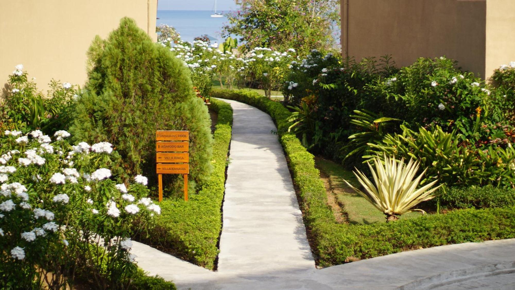 Luwansa Beach Hotel Labuan Bajo Eksteriør billede