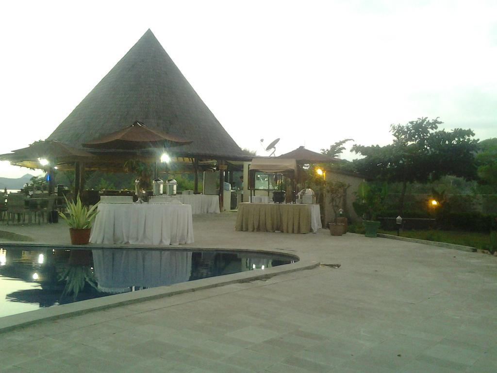 Luwansa Beach Hotel Labuan Bajo Eksteriør billede