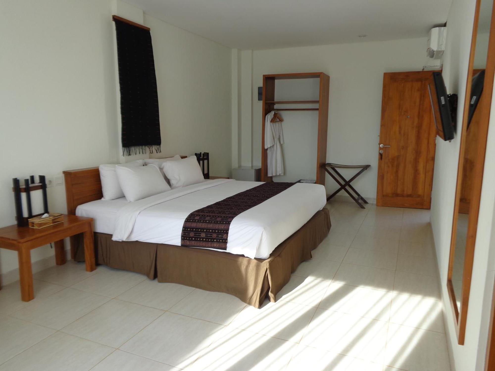 Luwansa Beach Hotel Labuan Bajo Eksteriør billede