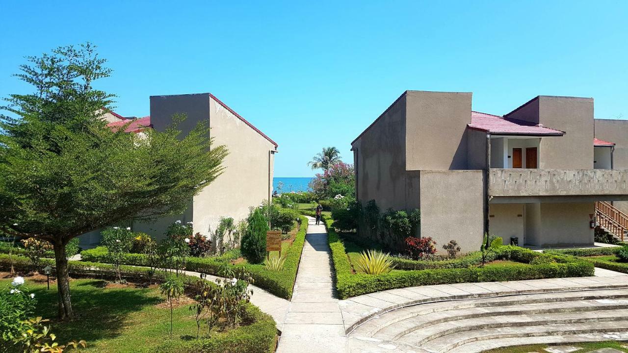 Luwansa Beach Hotel Labuan Bajo Eksteriør billede