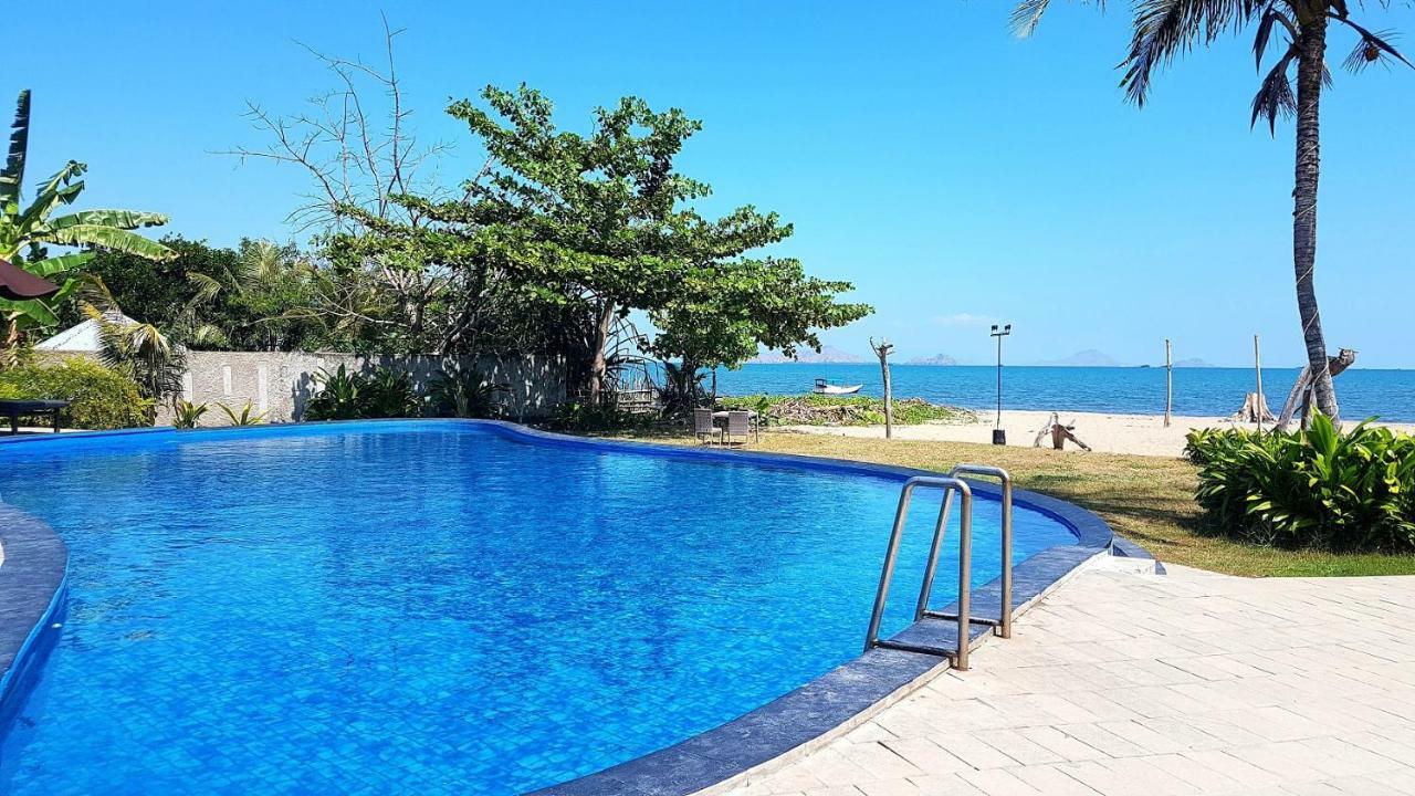 Luwansa Beach Hotel Labuan Bajo Eksteriør billede