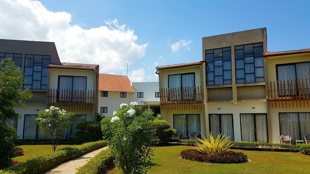 Luwansa Beach Hotel Labuan Bajo Eksteriør billede